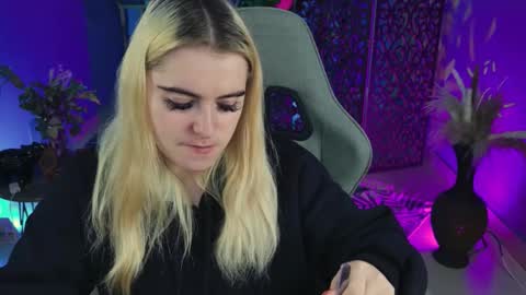 stef_nicks online show from 10-06-25, 06:22