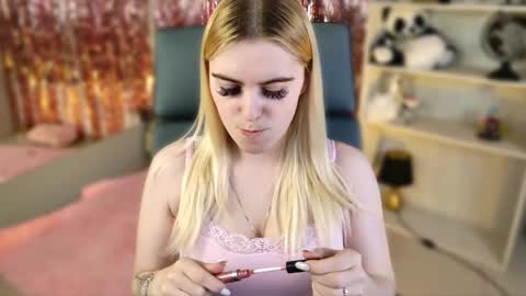 stef_nicks online show from 05-01-26, 09:03
