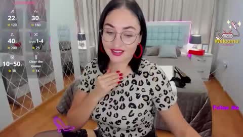 Snapshot of stefanawinter chatting on 10-16-25, 11:22 StefanaWinter online show from 10-16-25, 11:22