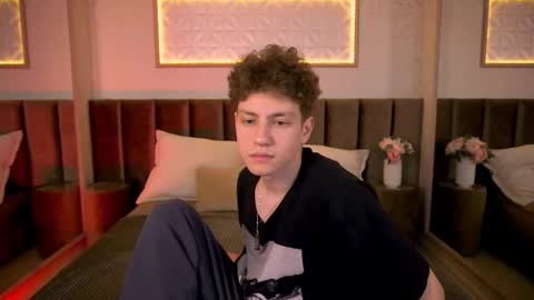 Snapshot of stefanbev chatting on 02-21-26, 08:10 Esrefan online show from 02-21-26, 08:10