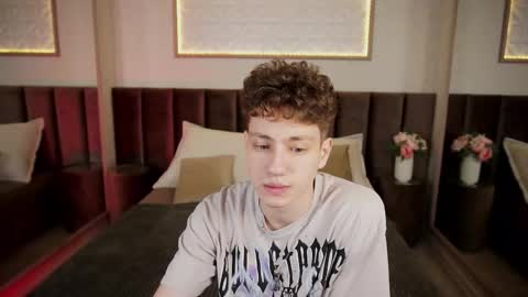 Snapshot of stefanbev chatting on 03-08-26, 08:34 Esrefan online show from 03-08-26, 08:34