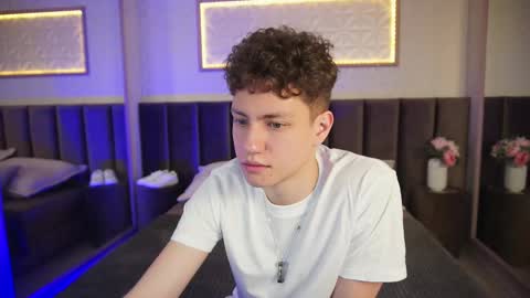 Snapshot of stefanbev chatting on 03-12-26, 07:42 Esrefan online show from 03-12-26, 07:42