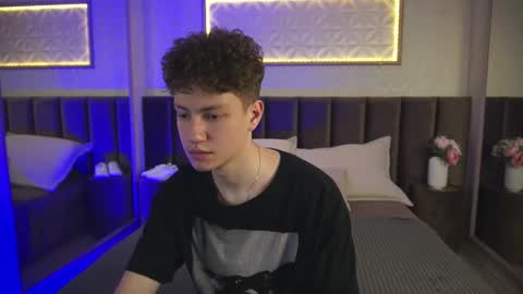 Snapshot of stefanbev chatting on 03-18-26, 07:39 Esrefan online show from 03-18-26, 07:39