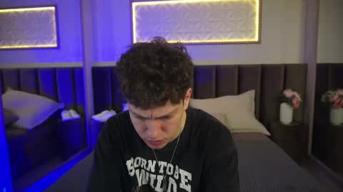 Snapshot of stefanbev chatting on 03-19-26, 08:02 Esrefan online show from 03-19-26, 08:02