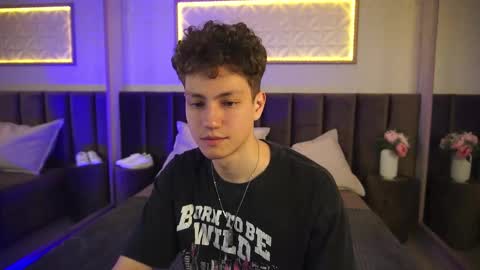 Snapshot of stefanbev chatting on 03-21-26, 08:01 Esrefan online show from 03-21-26, 08:01