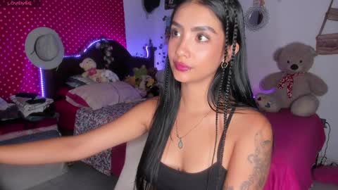 Im MiaIts my first day here  online show from 02-01-25, 02:47