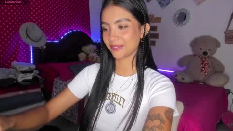 Im MiaIts my first day here  online show from 02-02-25, 11:11