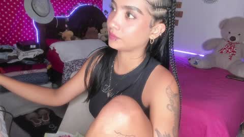 Im MiaIts my first day here  online show from 02-06-25, 11:26