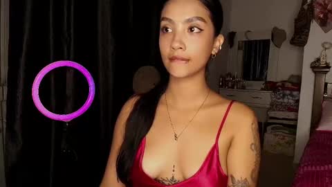 Im MiaIts my first day here  online show from 09-12-25, 12:33