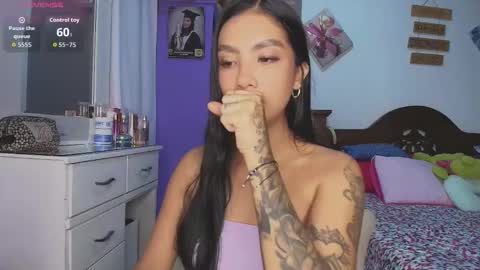 Im MiaIts my first day here  online show from 11-23-25, 12:54