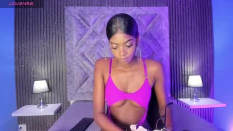 Snapshot of stefannyevans_ chatting on 05-12-26, 01:19 stefannyevans_ online show from 05-12-26, 01:19