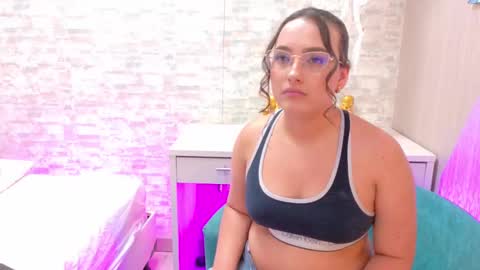 Stefanny online show from 09-30-25, 07:52