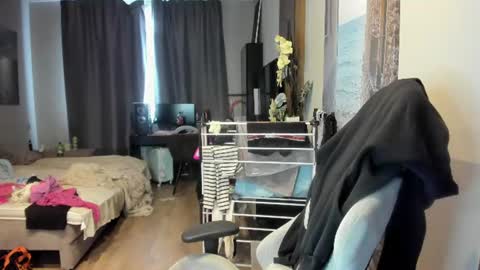 stefany_and_bettany online show from 06-24-26, 12:26