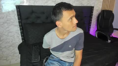 stefany_pablo1 online show from 01-04-25, 12:16