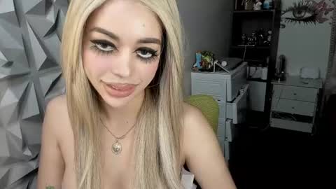 Snapshot of stefanylangkat chatting on 07-07-26, 06:05 Jane online show from 07-07-26, 06:05