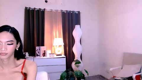 Snapshot of steffani_deluxe chatting on 10-28-25, 07:12 STEF online show from 10-28-25, 07:12