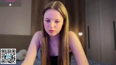 STEFI  Streams every day from 10 PM GTM1  online show from 05-11-26, 03:23