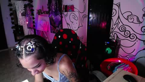   online show from 12-05-25, 03:15