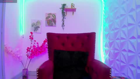 Stefy  online show from 05-25-26, 06:58