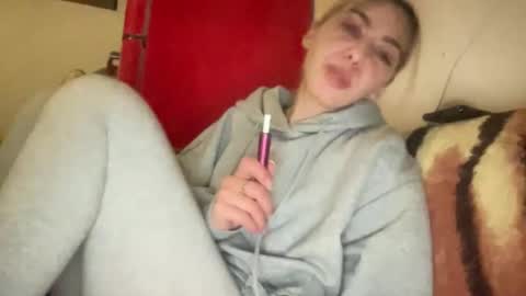 Snapshot of stefy_glow chatting on 02-25-25, 07:58 stefy_glow online show from 02-25-25, 07:58