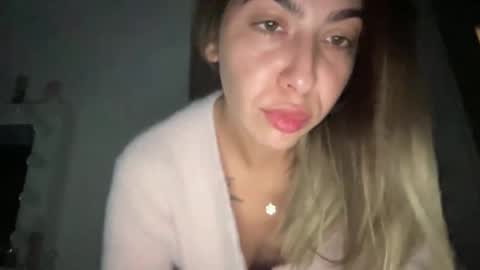 Snapshot of stefy_glow chatting on 10-12-25, 08:52 stefy_glow online show from 10-12-25, 08:52