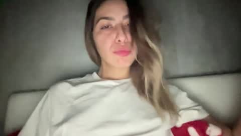 Snapshot of stefy_glow chatting on 11-08-25, 10:30 stefy_glow online show from 11-08-25, 10:30