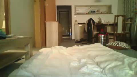 steki038434 online show from 04-18-26, 07:29