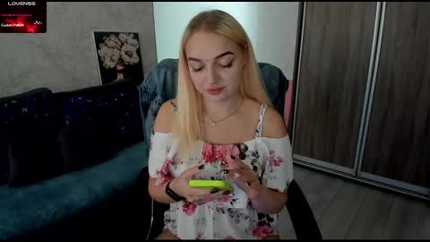 Stella  Cox online show from 09-14-25, 12:15