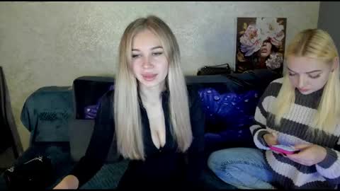 Snapshot of stella__cox chatting on 11-20-25, 12:38 Stella Cox online show from 11-20-25, 12:38