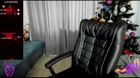 Snapshot of stella__cox chatting on 11-30-25, 11:14 Stella Cox online show from 11-30-25, 11:14