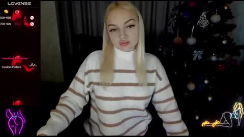 Snapshot of stella__cox chatting on 12-20-25, 06:31 Stella Cox online show from 12-20-25, 06:31