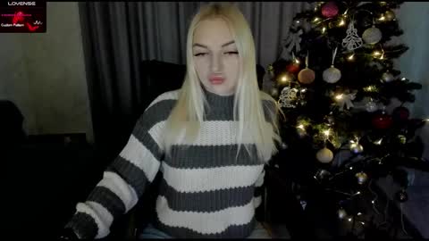 Snapshot of stella__cox chatting on 01-08-26, 06:16 Stella Cox online show from 01-08-26, 06:16
