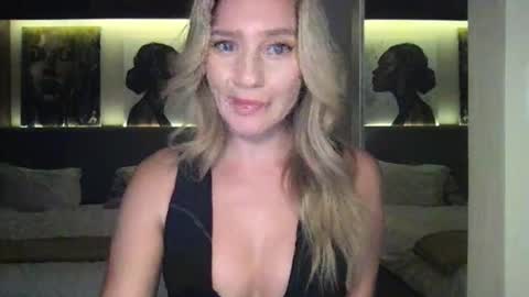 Snapshot of stella_loveu chatting on 09-30-25, 12:54 Stella online show from 09-30-25, 12:54