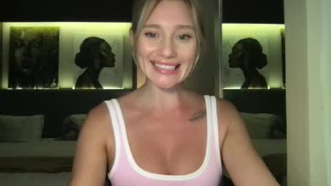 Snapshot of stella_loveu chatting on 10-01-25, 12:55 Stella online show from 10-01-25, 12:55