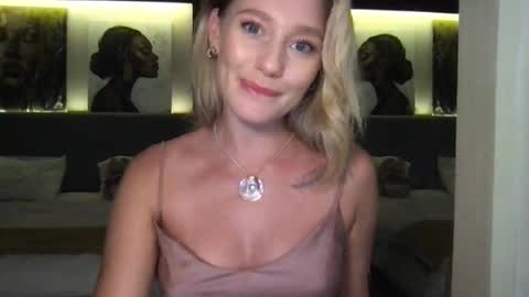 Snapshot of stella_loveu chatting on 10-13-25, 02:17 Stella online show from 10-13-25, 02:17