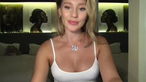 Snapshot of stella_loveu chatting on 10-14-25, 02:18 Stella online show from 10-14-25, 02:18