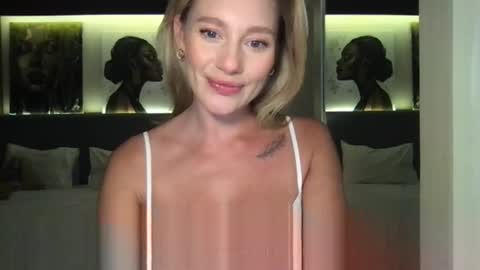 Snapshot of stella_loveu chatting on 10-19-25, 01:23 Stella online show from 10-19-25, 01:23