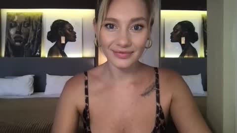 Snapshot of stella_loveu chatting on 11-17-25, 02:50 Stella online show from 11-17-25, 02:50