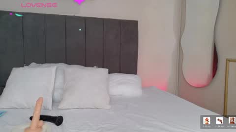 Snapshot of stella_luxury chatting on 06-05-26, 12:33 Stella online show from 06-05-26, 12:33