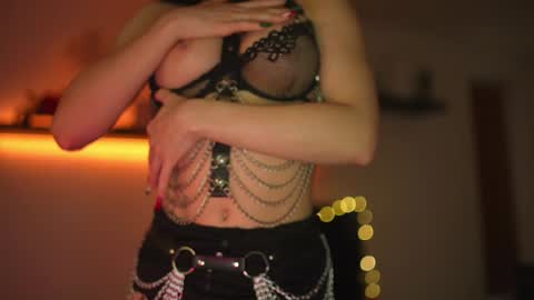 Stella online show from 12-30-24, 08:54