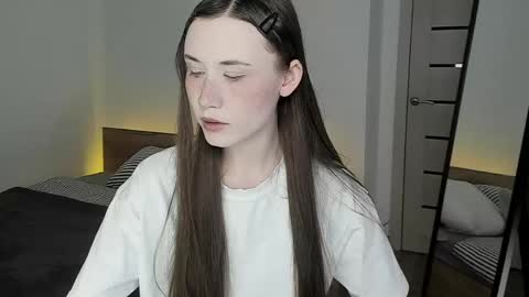 stella_sunny online show from 05-11-26, 12:05