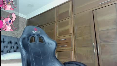 Estella online show from 12-14-24, 08:51