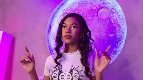 Snapshot of stellaciel_ chatting on 09-25-25, 10:57 S T E L L A online show from 09-25-25, 10:57