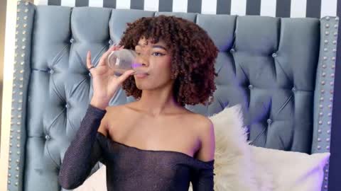 S T E L L A online show from 11-19-25, 10:43