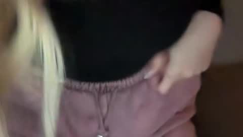 Stella Bella online show from 11-13-25, 12:09