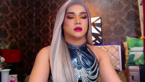 Snapshot of stellagrayts chatting on 01-05-25, 01:04 CALL ME STELLA online show from 01-05-25, 01:04