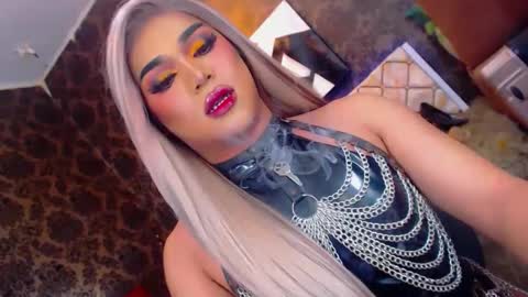 Snapshot of stellagrayts chatting on 02-05-25, 01:22 CALL ME STELLA online show from 02-05-25, 01:22