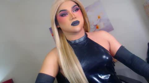 Snapshot of stellagrayts chatting on 09-10-25, 10:37 CALL ME STELLA online show from 09-10-25, 10:37