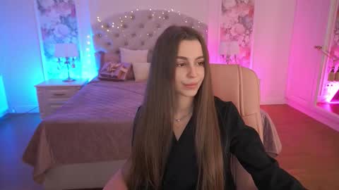stellahoneywell online show from 12-18-25, 07:47