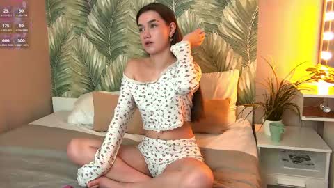 stellapierces online show from 04-27-26, 06:33